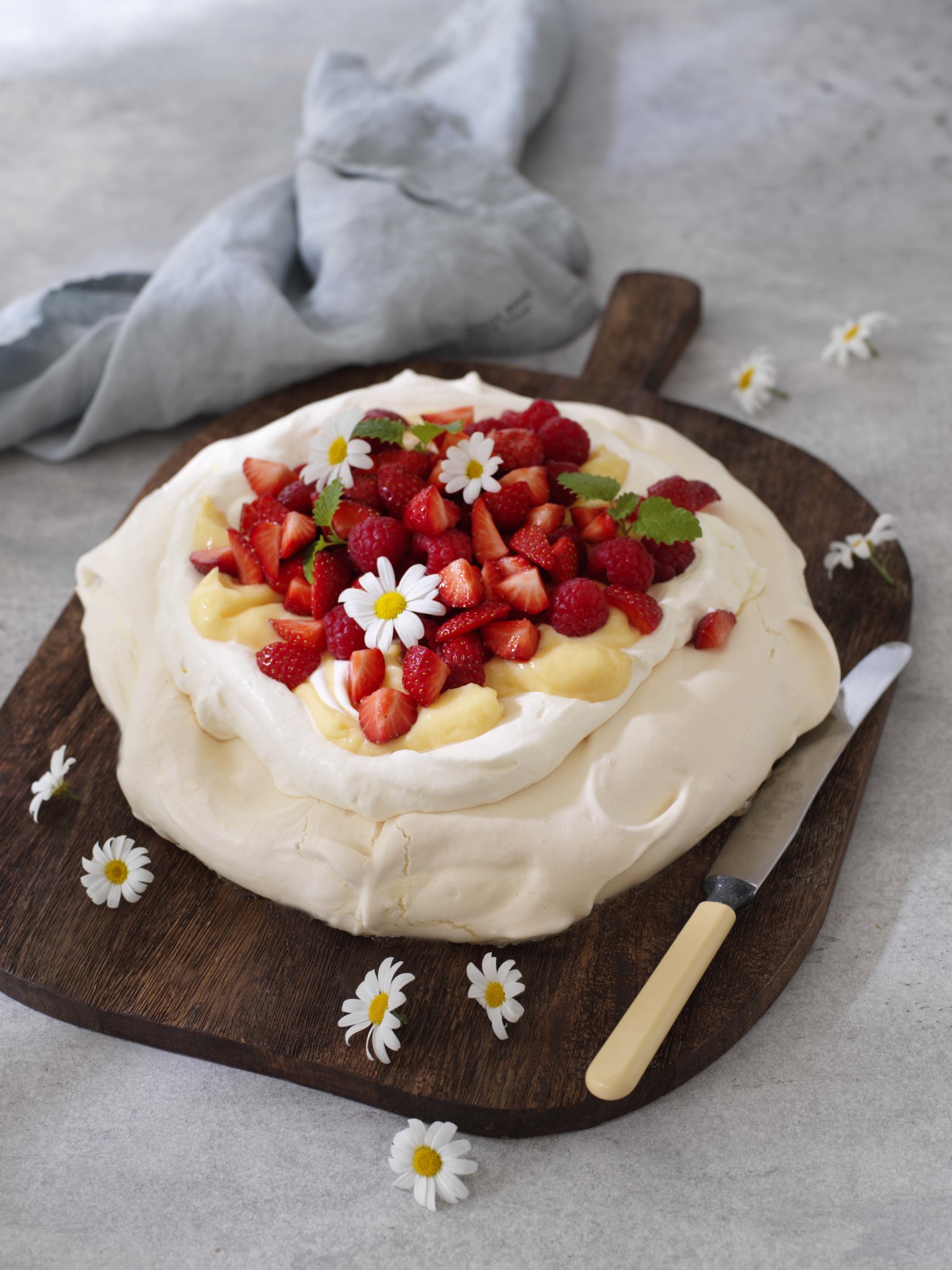 Pavlova Med Lemon Curd-grädde – Camilla Hamid