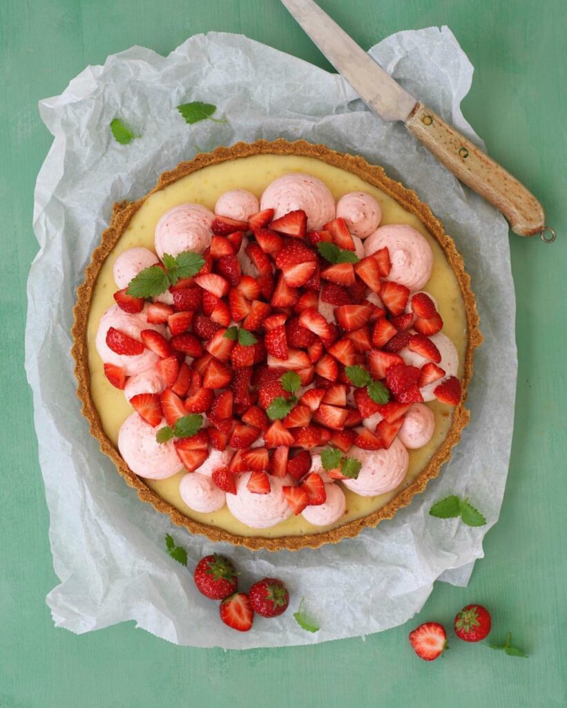 key lime pie med jordgubbsmousse
